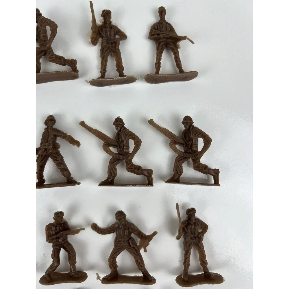 Lot Of 40 Plastic Small Army Men Figures Figurines Brown Dark Green Mixed Lot